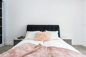 Sunny Apartment Near the sea