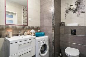 Cosy one Bedroom Apartment Near the sea