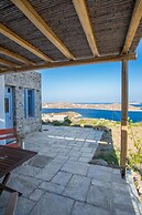 An Amazing Stone Villa-a in Serifos w Shared Pool
