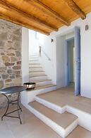An Amazing Stone Villa-a in Serifos w Shared Pool