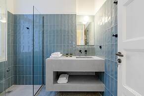 Your 4 Bdrm Dream House w Acropolis View Jacuzzi