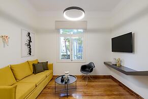 Your 4 Bdrm Dream House w Acropolis View Jacuzzi