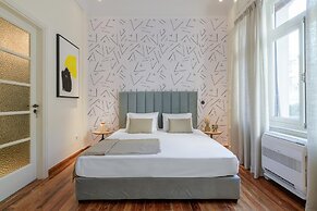 Your 4 Bdrm Dream House w Acropolis View Jacuzzi