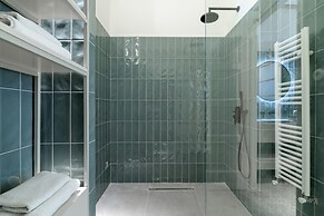 Your 4 Bdrm Dream House w Acropolis View Jacuzzi