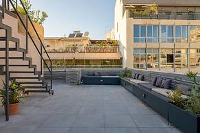 Your 4 Bdrm Dream House w Acropolis View Jacuzzi