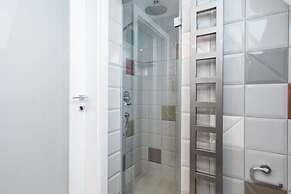 Apartment With Attic at Old Town