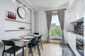 Bright and Sunny 4 Rooms Apartment