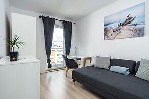 Bright and Sunny 4 Rooms Apartment