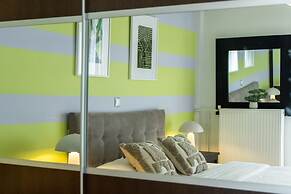 A Luxury Comfortable 2bdrm Apt in Athens
