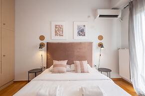 A Luxury Comfortable 2bdrm Apt in Athens