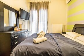 A Luxury Comfortable 2bdrm Apt in Athens