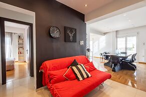A Luxury Comfortable 2bdrm Apt in Athens