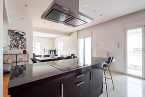 A Luxury Comfortable 2bdrm Apt in Athens