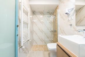 Thissio Cocoon For Two