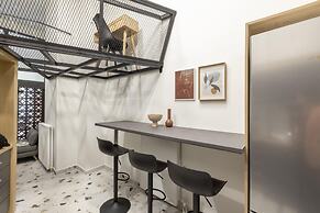 On Air Top Designed Gem