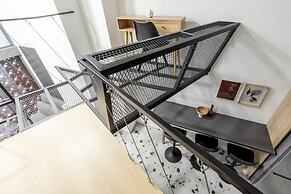 On Air Top Designed Gem