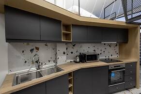 On Air Top Designed Gem