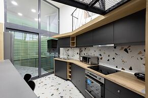 On Air Top Designed Gem