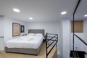 On Air Top Designed Gem