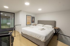 On Air Top Designed Gem