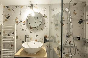 On Air Top Designed Gem