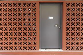 On Air Top Designed Gem