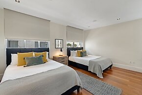 Roami at Collins Ave Penthouse