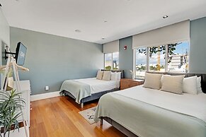 Roami at Collins Ave Penthouse