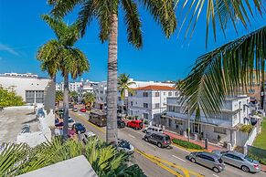 Roami at Collins Ave Penthouse