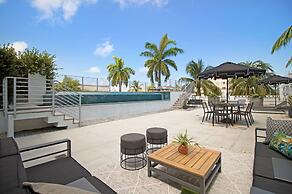 Roami at Collins Ave Penthouse