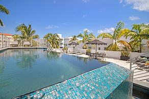 Roami at Collins Ave Penthouse