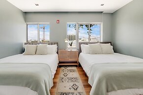 Roami at Collins Ave Penthouse