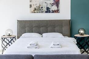 Hip And Fun in Athens Apt B