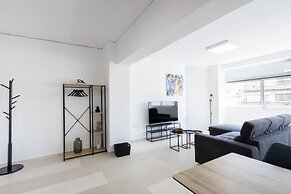 Hip And Fun in Athens Apt B