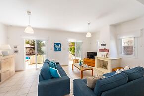 Protaras Villa Athamas Blue