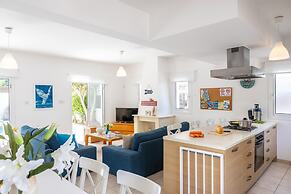 Protaras Villa Athamas Blue