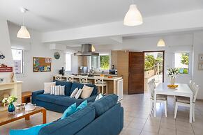 Protaras Villa Athamas Blue