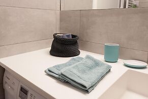 2 Bdrm apt for up to 6 Guests Next to Acropolis Museum