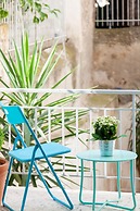 2 Bdrm apt for up to 6 Guests Next to Acropolis Museum