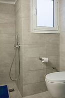 2 Bdrm apt for up to 6 Guests Next to Acropolis Museum