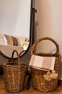 3 Bedroom apt in Athens With Acropolis View