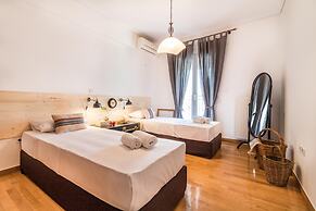 3 Bedroom apt in Athens With Acropolis View