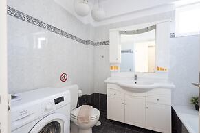 3 Bedroom apt in Athens With Acropolis View