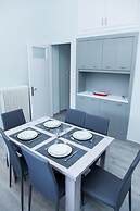 Sunny and Minimal apt in Glyfada With 3 Bdrm