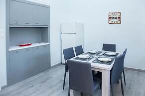 Sunny and Minimal apt in Glyfada With 3 Bdrm