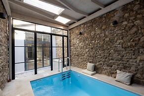 Incomparable Plaka s Lux 2bdrm Apt w Pvt Heated Pool