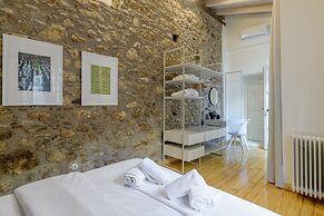 Incomparable Plaka s Lux 2bdrm Apt w Pvt Heated Pool