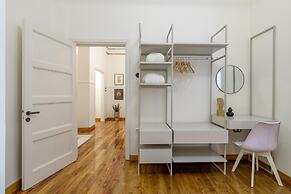 Incomparable Plaka s Lux 2bdrm Apt w Pvt Heated Pool