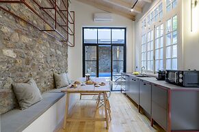 Incomparable Plaka s Lux 2bdrm Apt w Pvt Heated Pool