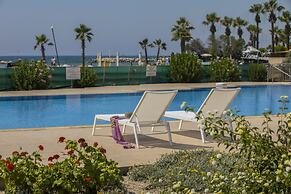 Lordos Sunshore Beachfront Suite